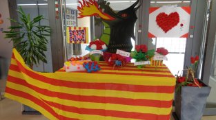 Activitats culturals com un recital de poesia han servit per celebrar el Sant Jordi 2015