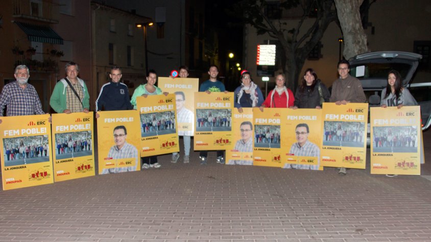 Enganxada de cartells, eleccions municipals la Jonquera 2015. B