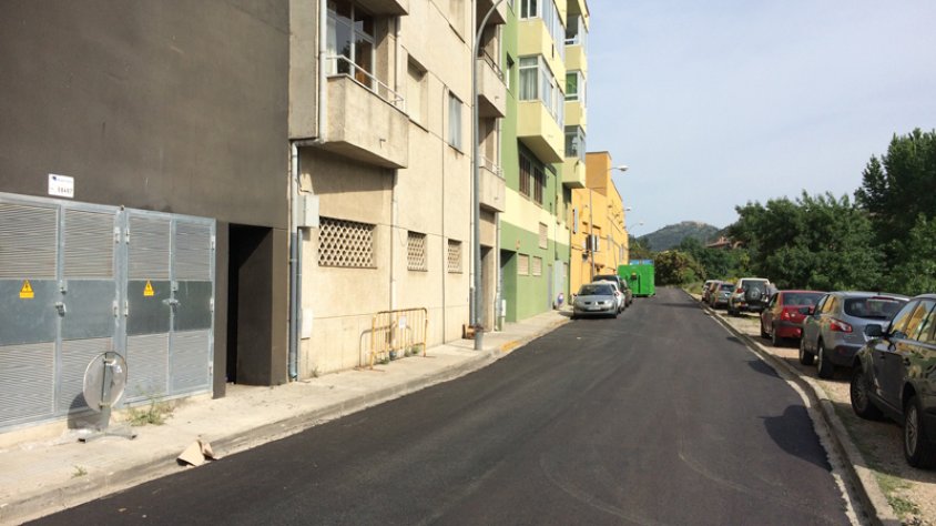 Asfaltat ràpid d'un tram del carrer Llobregat