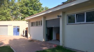 Revolta al grup de Facebook "Ets de la Jonquera": indignats amb la concessió de la piscina i el bar