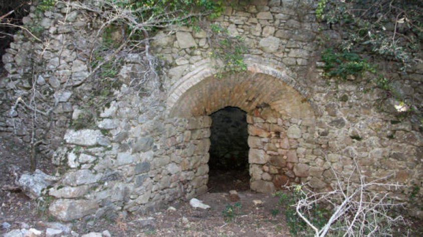 Entrada al forn de calç