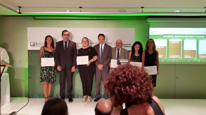 A l'acte hi va ser present l'alcaldessa Sònia Martínez que va recollir el certificat que acredita la bona gestió dels residus al nostre municipi.