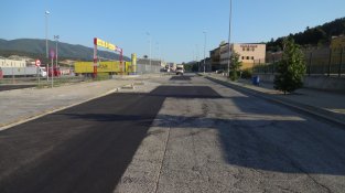Reparen el tram inicial del carrer 6 d'octubre