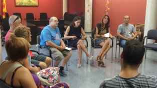 Veïns i càrrecs electes han intercanviat opinions i possibles solucions sobre els problemes del dia a dia a la Jonquera