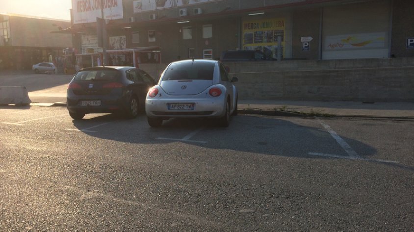 Recuperat al carrer Euskadi un vehicle robat a França. Imatge d'arxiu