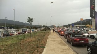 Imatge d'arxiu de la Jonquera col·lapsada un dia d'agost amb cel ennuvolat