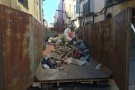 Neteja a fons al carrer Major 18 de la Jonquera