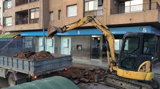 Nova fuita d'aigua al carrer Arriate ahir per la tarda