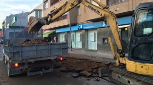 Nova fuita d'aigua al carrer Arriate ahir per la tarda