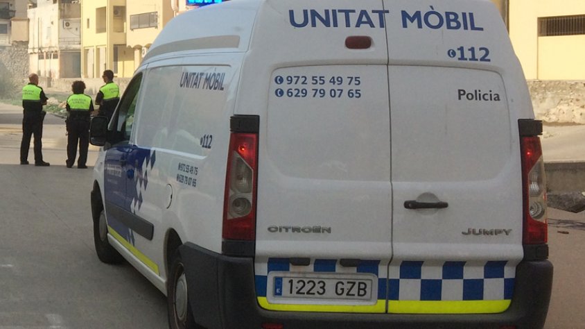 La Policia Local de la Jonquera deté a dos individus per un delicte contra la salut pública. Imatge d'arxiu.