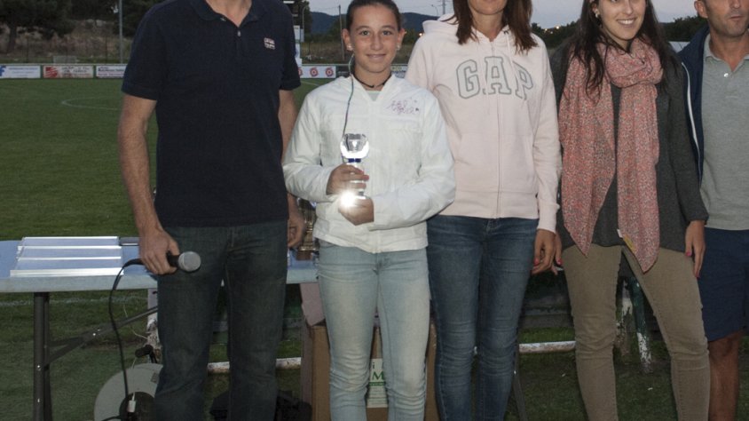 La patinadora Júlia Salellas al centre de la fotografia
