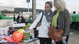 Socis i aficionats de la UE la Jonquera van participar activament en la campanya de solidaritat