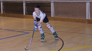 Els benjamins del CP Jonquerenc derroten per la mínima l'Hoquei Banyoles (3-2)
