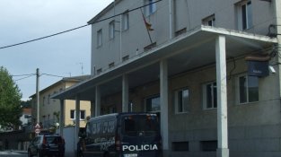 • En una Catalunya independent els edificis públics propietat de l’Estat Espanyol, com ara la duana o la comissaria de la policia espanyola, passarien a ser propietat del nou Estat català (Arxiu Infojonquera.cat)