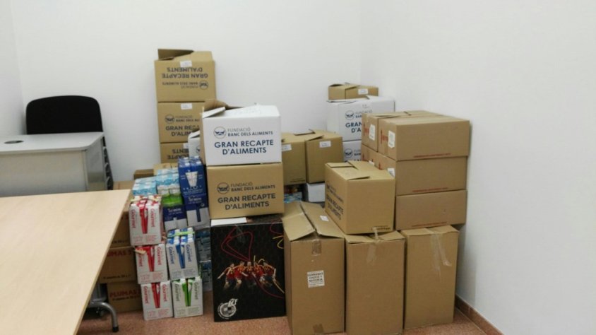 El recapte d'aliments organitzat pel CAP de la Jonquera ha doblat el que es va recollir l'any passat