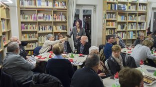 Maridatge de torrons, vin dolços i música a la biblioteca