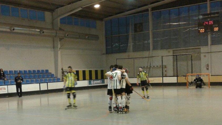 El Red Tortuga Jonquerenc assalta el fortí del líder i s'emporta els tres punts (2-3)