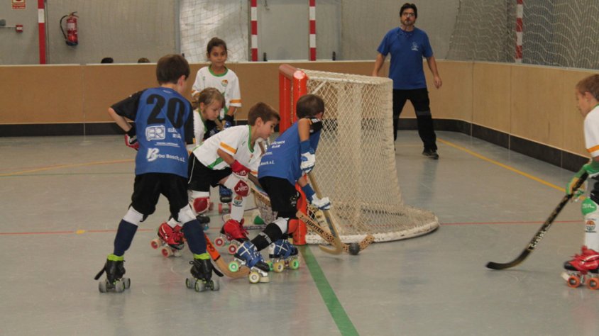 També va puntuar l'iniciació B, que va empatar  a la pista de l'Hoquei Banyoles (2-2)