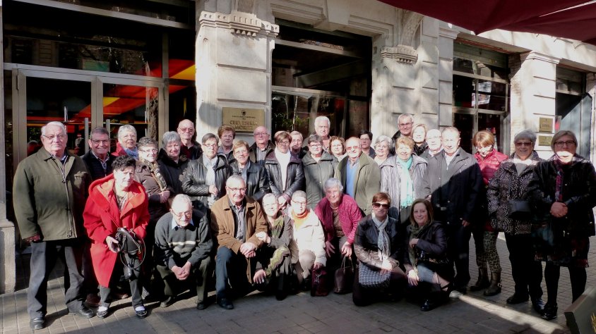 Excursió del Casal de l'Avi a la fàbrica Moritz de Barcelona