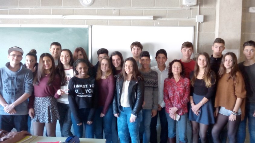 L'escriptora Maite Carranza visita l'Ins de la Jonquera. A la imatge els alumnes de 4rt de l'INS Jonquera