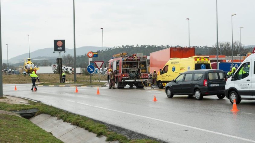 L'accident ocorregut a la rotonda de Mas Morató, al pas de la N-II per la Jonquera