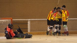 El Red Tortuga Jonquerenc es desfà amb contundència del CH Lloret (9-4) i ja està a quatre partits d'assolir l'ascens a Primera Catalana