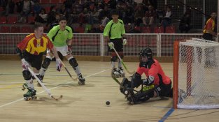 El Red Tortuga Jonquerenc es desfà amb contundència del CH Lloret (9-4) i ja està a quatre partits d'assolir l'ascens a Primera Catalana