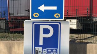 RedTortuga, firma de serveis per professionals del transport i conductors, estrena la primera estació amb suministre elèctric per camions frigorífics de La Jonquera.