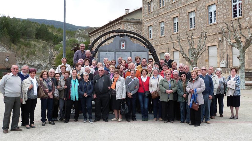 El Casal de l'Avi de la Jonquera visita les Fonts del Llobregat