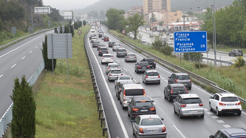 Cua de vehicles quilomètrica a l'AP-7 en direcció Perpinyà