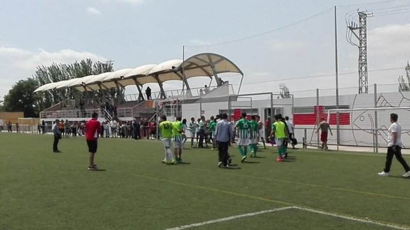 "Sóc periodista i estic treballant": L'agressió durant el partit entre el Mollet i la Jonquera