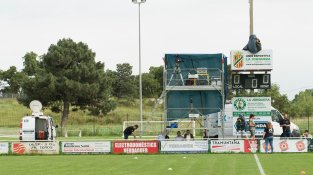 Molt d'ambient al partit jugat al camp municipal de Les Forques, on l'afició jonquerenca es va bolcar en donar suport a l'equip