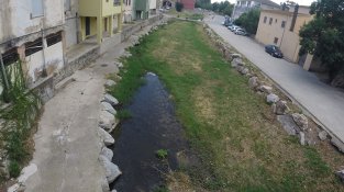 Imatge del Riu Llobregat l'1 juliol de 2016 en el tram urbà