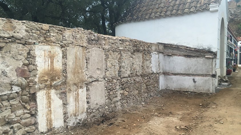 Comencen les obres per rehabilitar 110 nínxols al cementiri de la Jonquera