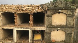 Comencen les obres per rehabilitar 110 nínxols al cementiri de la Jonquera