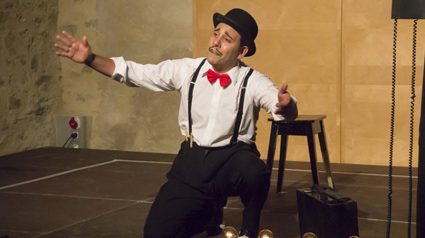 Can Laporta va acollir la representació “Crónicas de un comediante”
