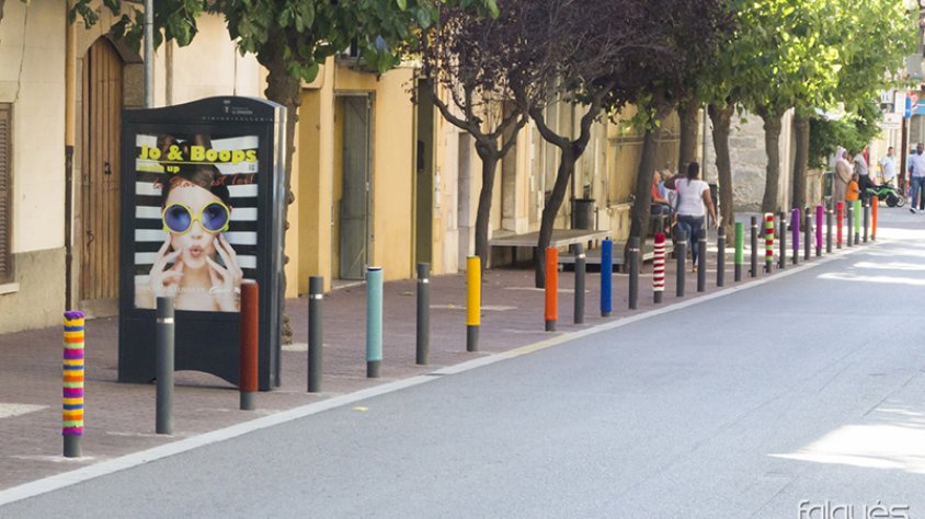 El Yarn Bombing al carrer posa en marxa la Festa Major de 2016