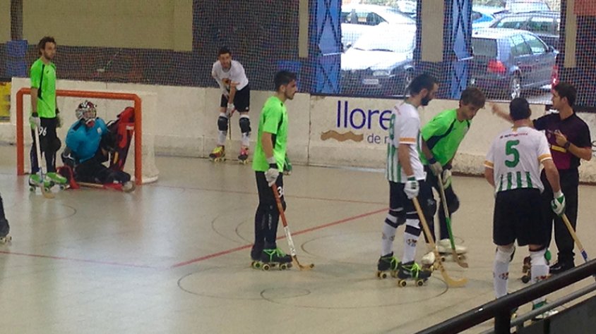 El Red Tortuga suma un nou punt a Lloret de Mar (2-2). Una imatge del partit.
