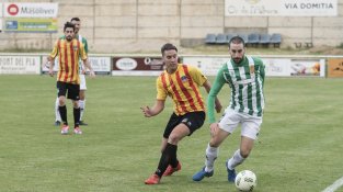 Imatges del partit disputat a Les Forques entre la la Jonquera i el Sant Andreu, amb empat a zero