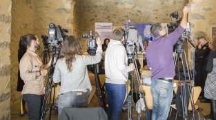 Imatges de la roda de premsa en què s'informa que es dóna per desmantellat un dels ‘punts negres’ de distribució d’articles falsificats a nivell europeu
