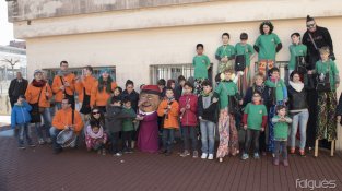 L'Home dels Nassos s'ha passejat per la Jonquera en companyia de Grallers i Xanquers