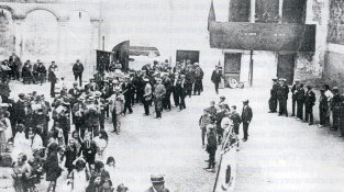 Postal de la Festa per commemorar els fets del Sis d’Octubre de 1873 en una postal dels anys 1920 a 1930