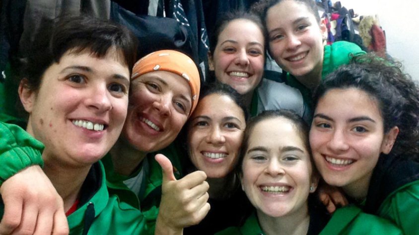 El sènior femení cau per la mínima a Sant Cugat. Imatge d'arxiu de l'equip femení sènior.