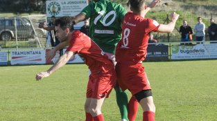 Imatges del partit de 3a divisió entre la Jonquera i el Terrassa