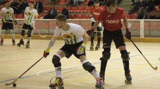 Imatges del partit d'Hoquei entre el CP Jonquerenc i el GEiEG