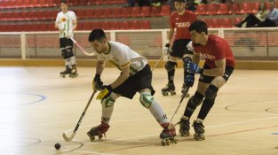 Imatges del partit d'Hoquei entre el CP Jonquerenc i el GEiEG