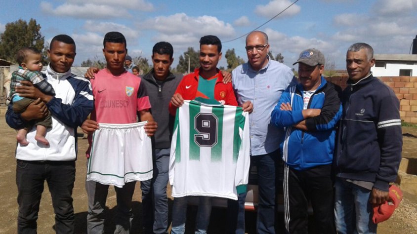 La UE la Jonquera fa donació de material esportiu a un equip marroquí