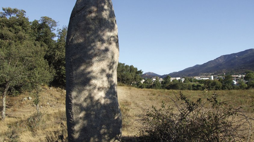 Trenta anys de l’aixecament del Menhir dels Palaus a L’Estrada