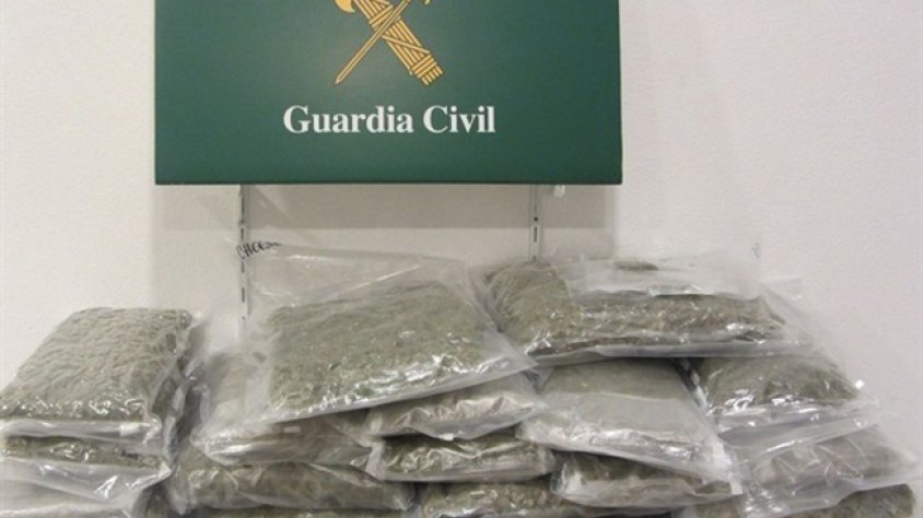 Detenen un francès a la Jonquera per 17 quilos de marihuana ocults al seu vehicle