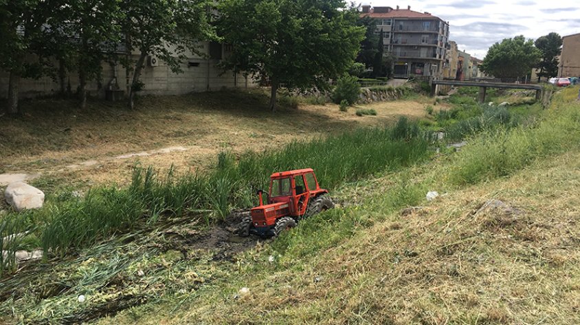 Iniciats els treballs de desbrossament del perímetre urbà de la Jonquera